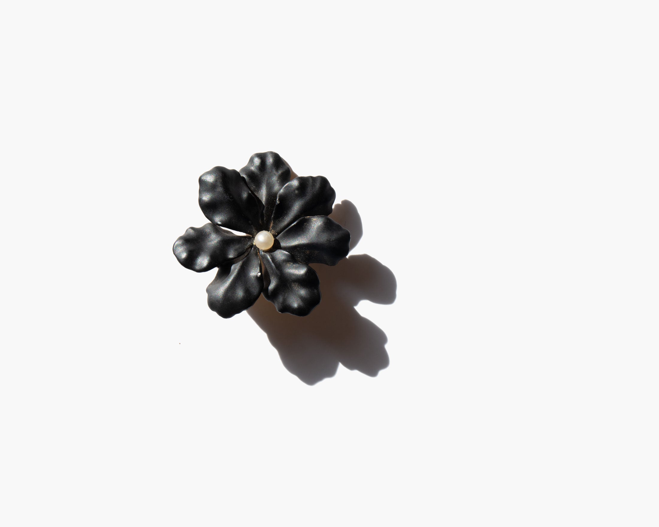 Pensée Brooch