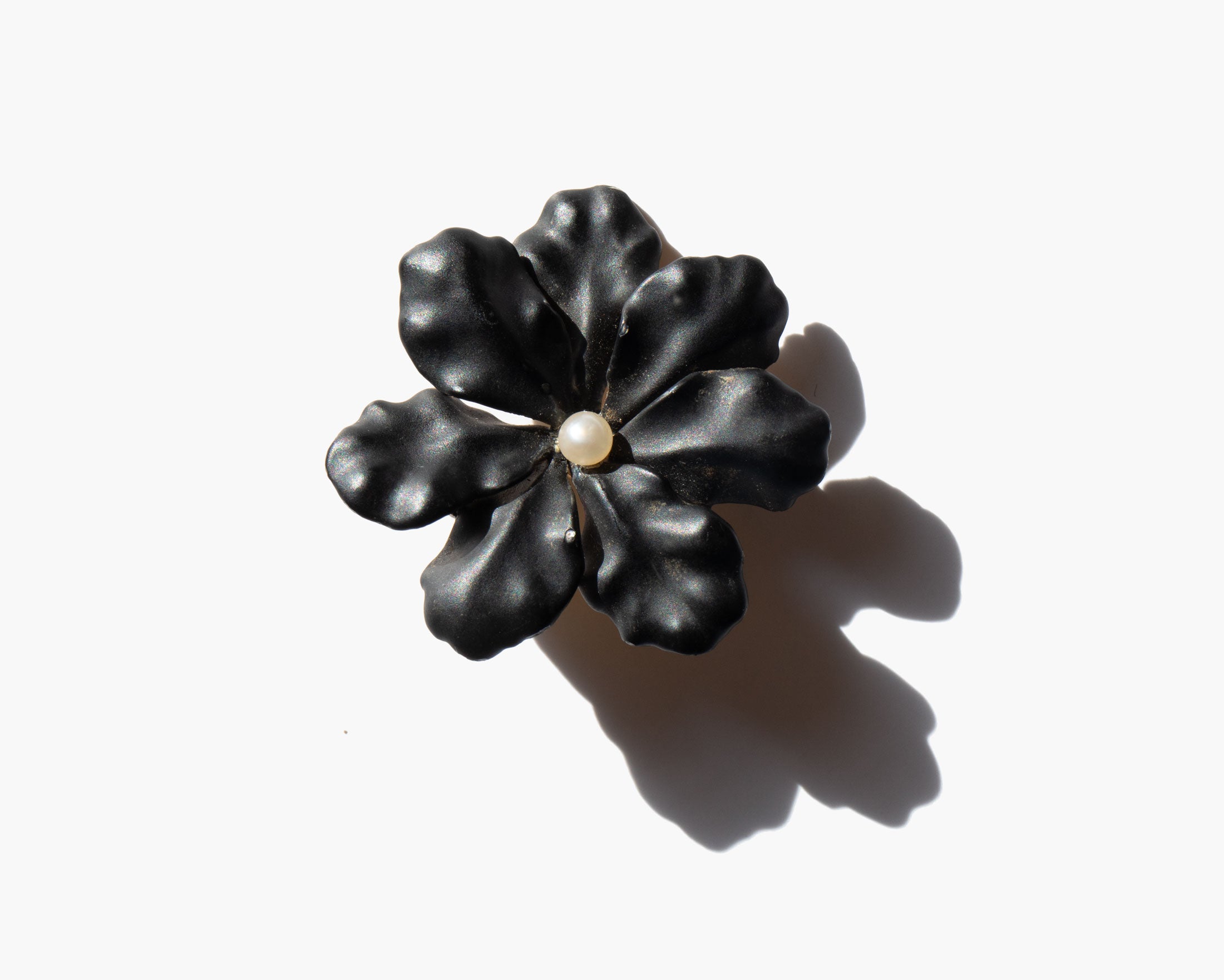Pensée Brooch