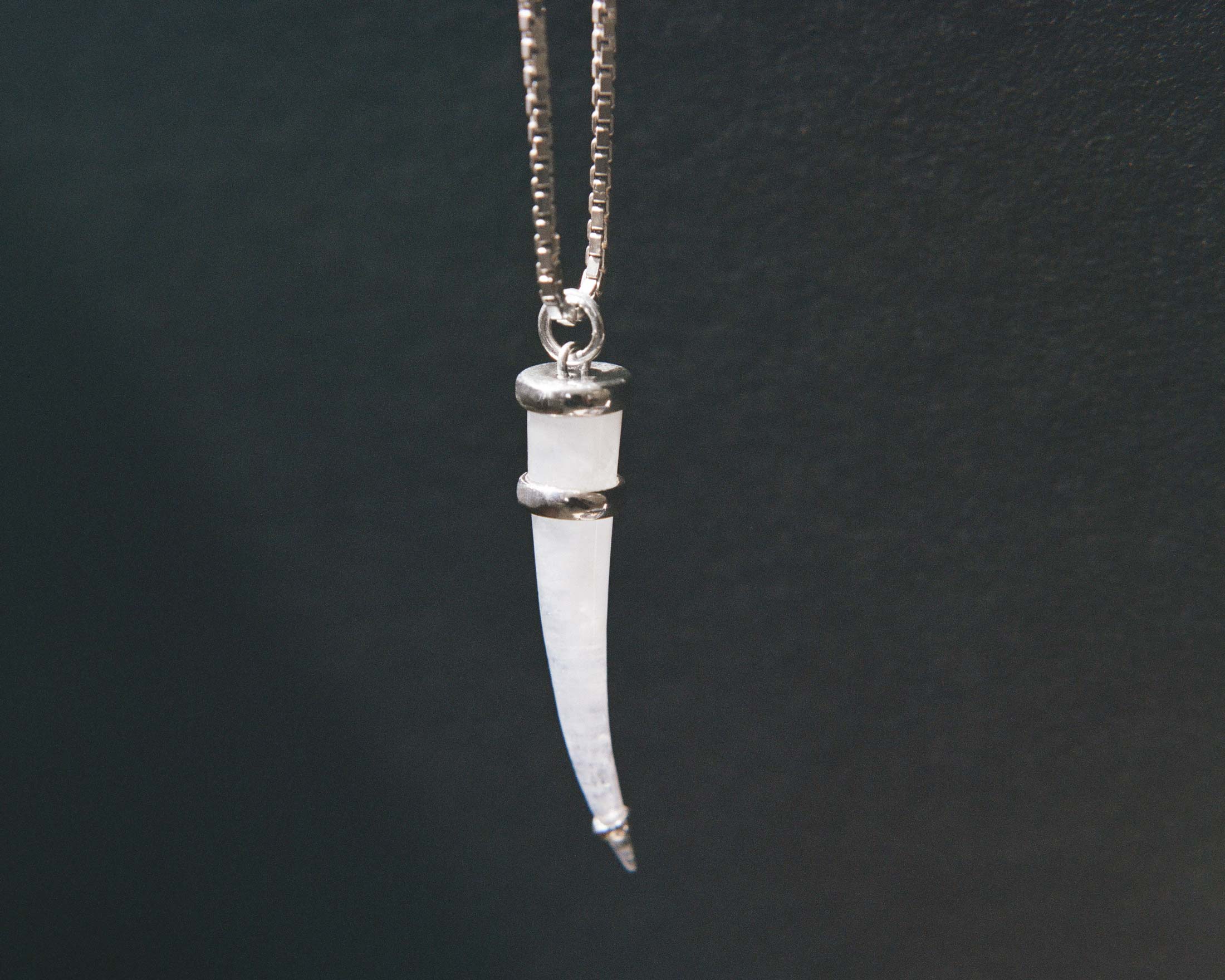 Fascinum Necklace Rainbow Moonstone