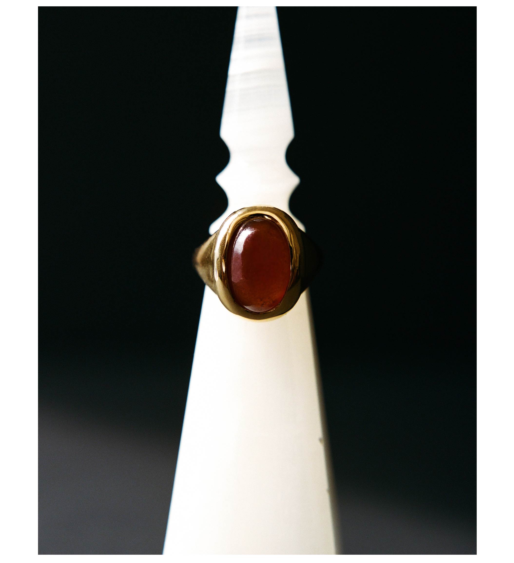 Lux Occulta Ring Garnet