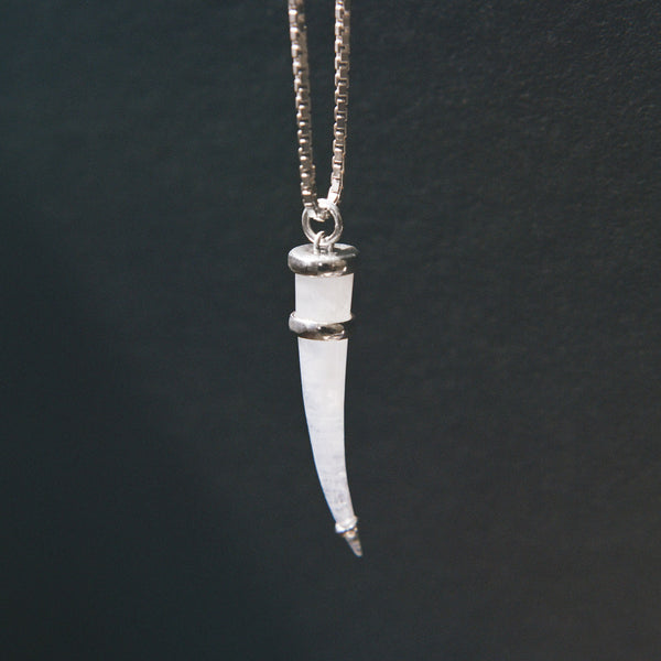 Fascinum Necklace Rainbow Moonstone