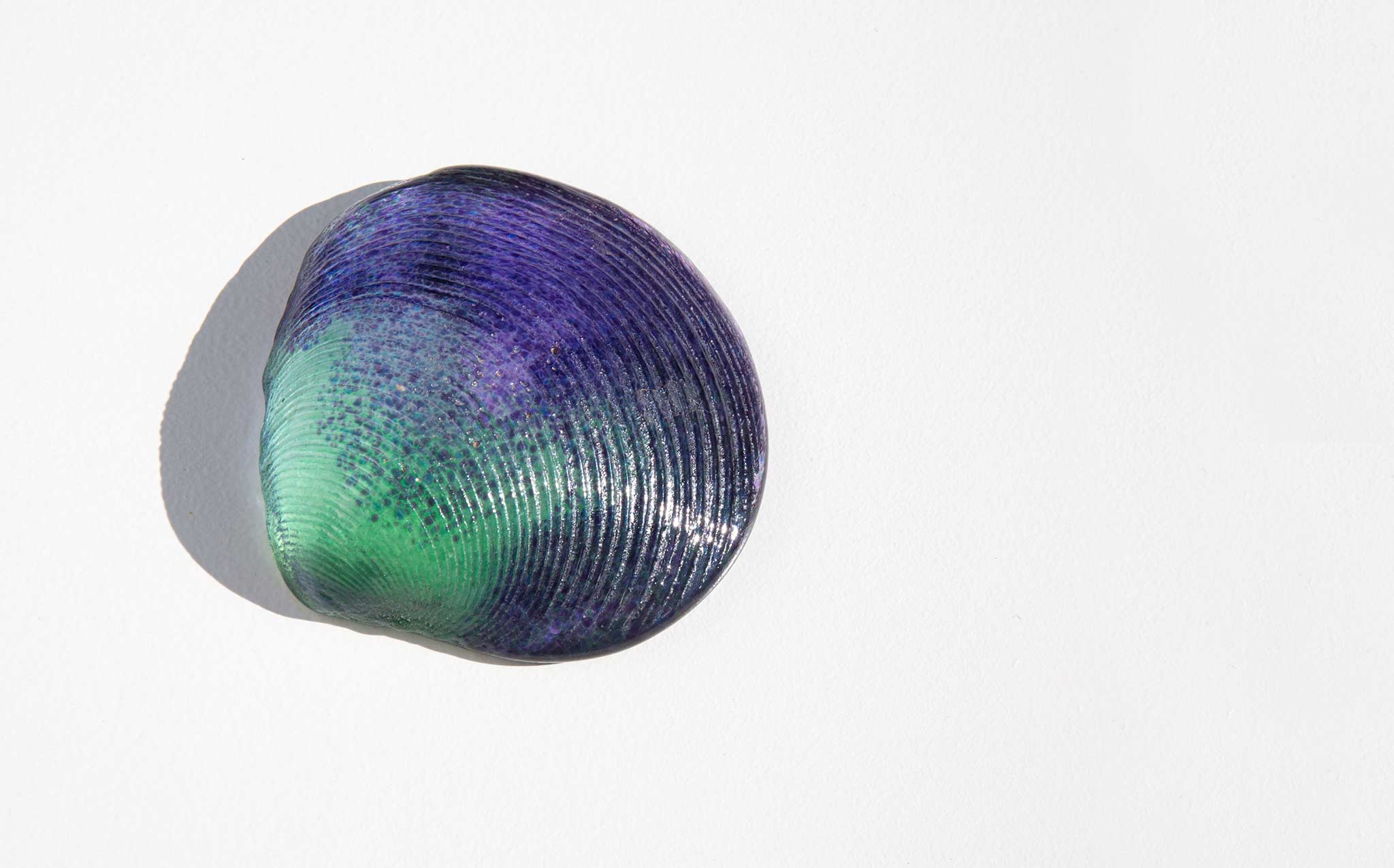 Ombre Glass Clam Shell