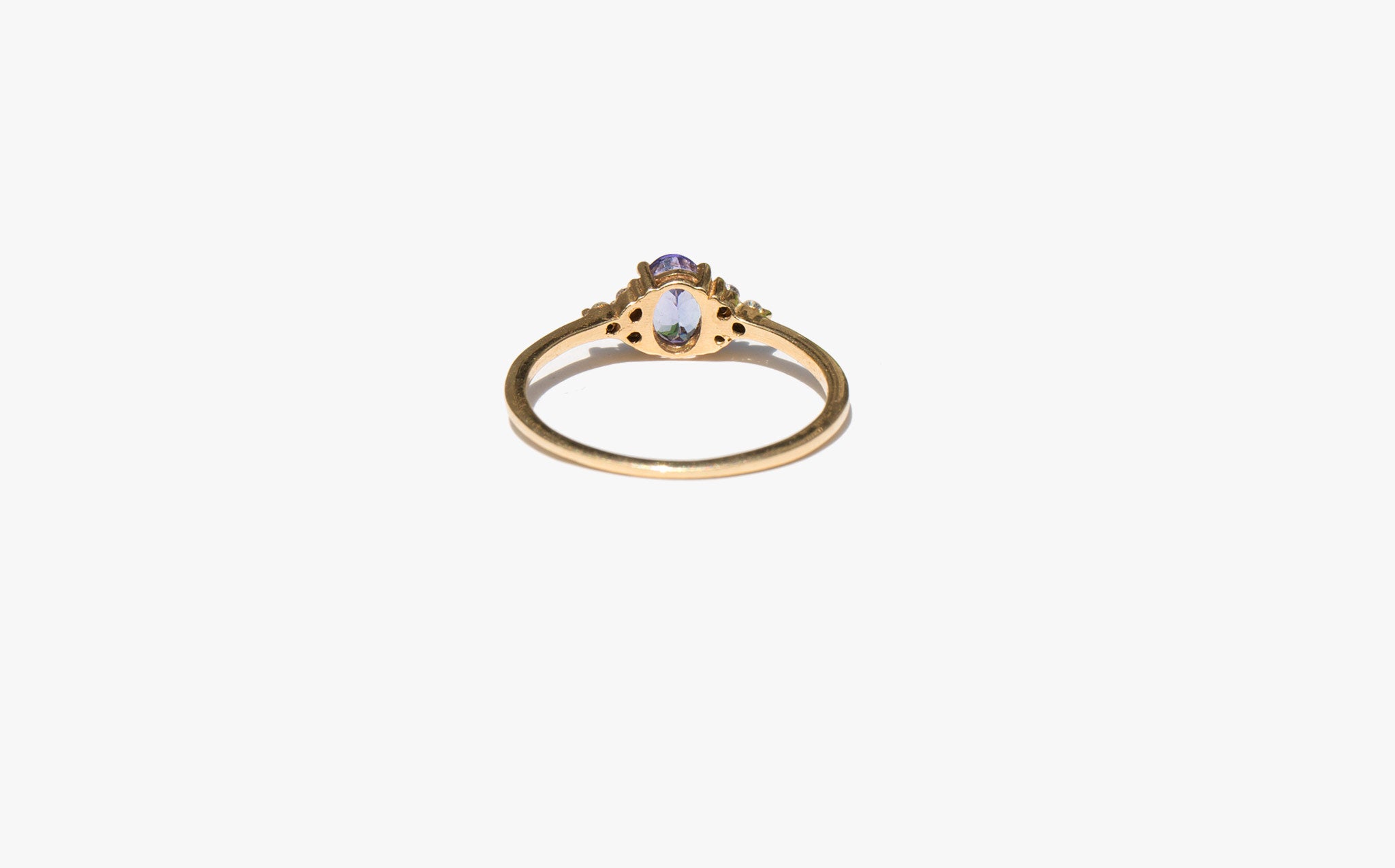 Tanzanite and Diamonds Sweetheart Ring