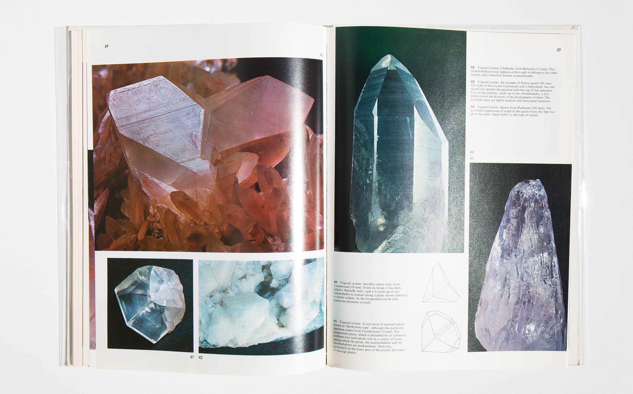 Color Treasury of Crystals - Crescent Books