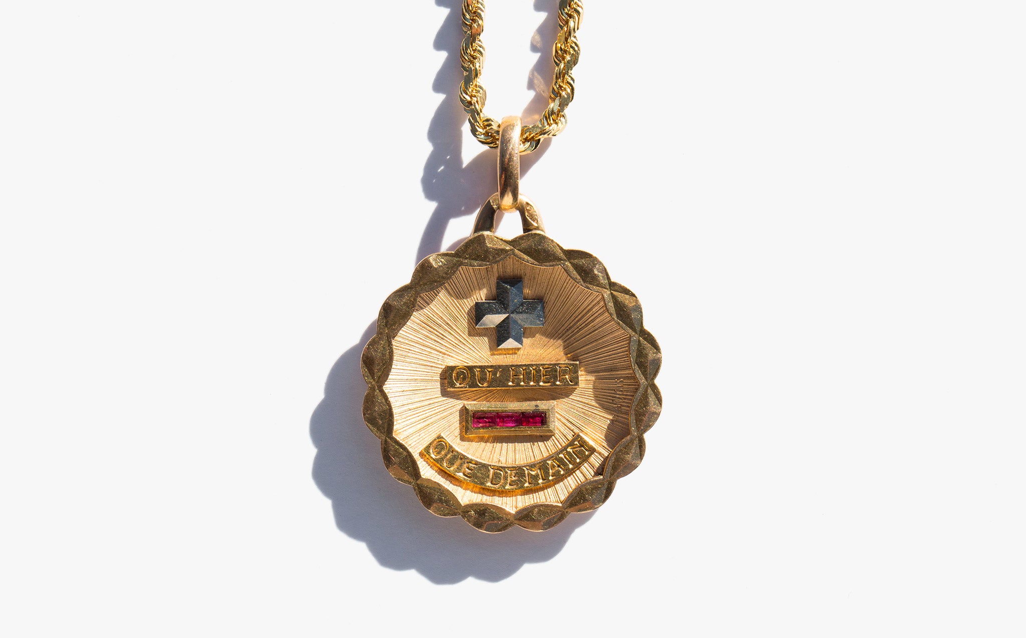 The Augis Medaille D'Amour