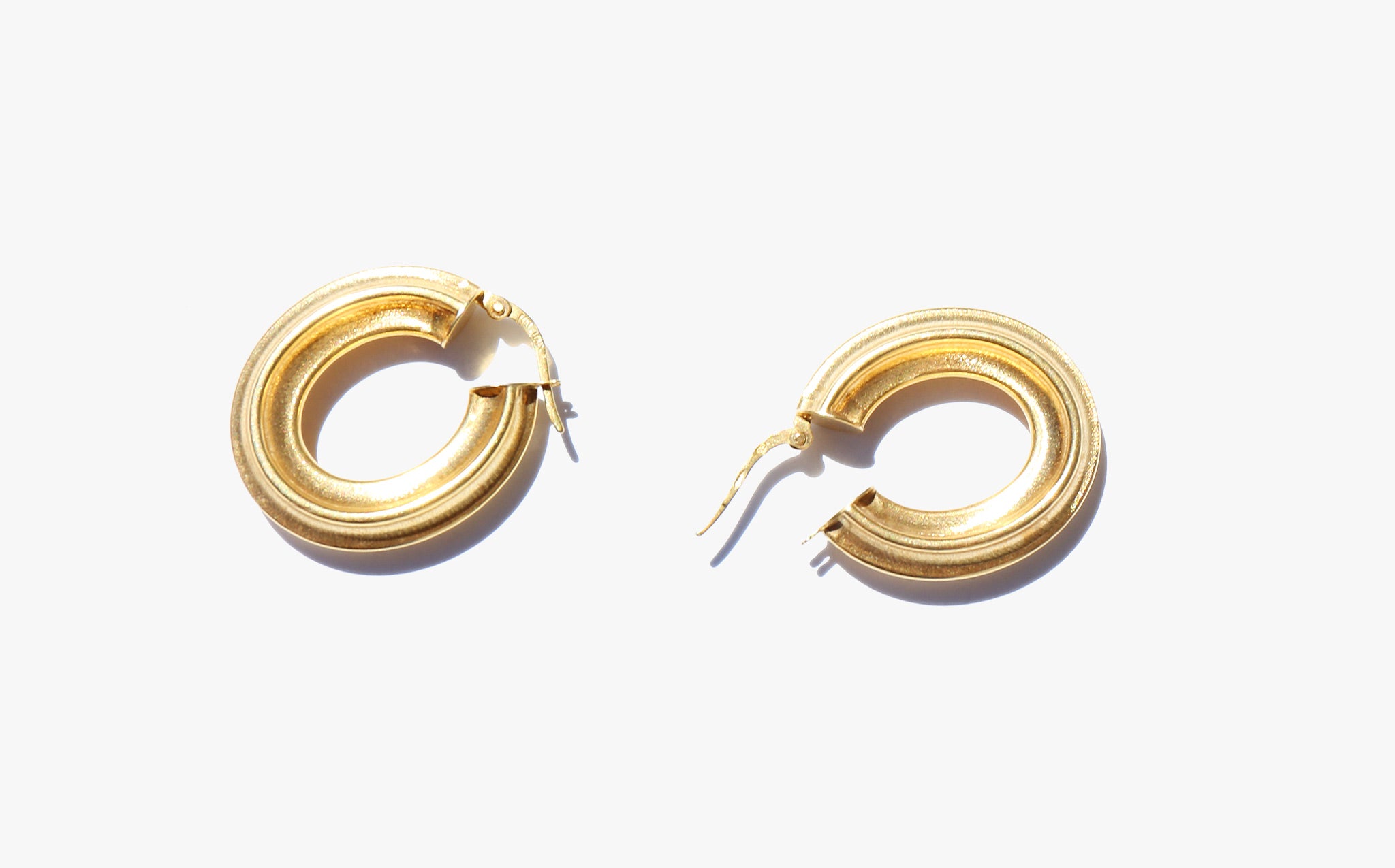 Gold Fluted Oval Hoops