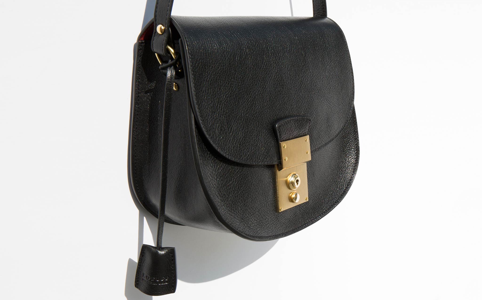 Lotuff Arc Shoulder Bag | Kindred Black