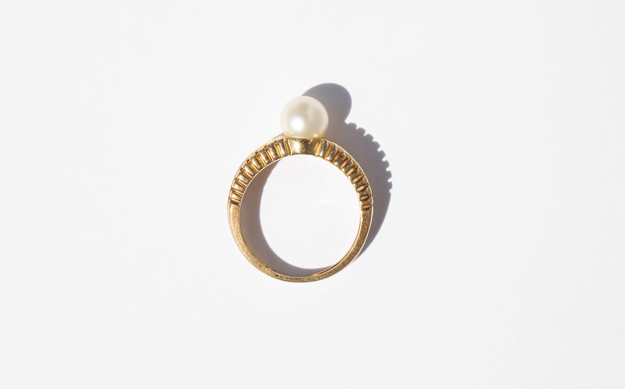 Sculpted 14K Gold Ring With Pearl