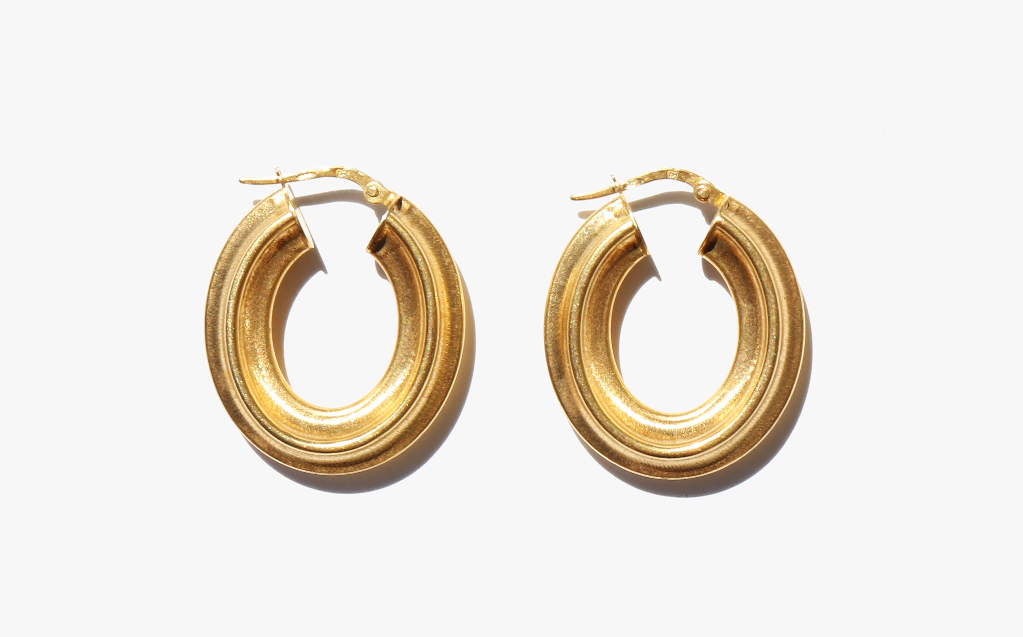 Gold Fluted Oval Hoops