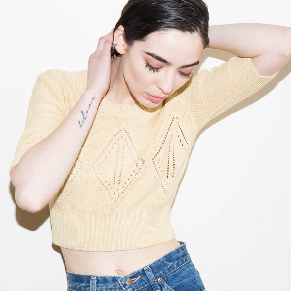 Hesperios Edie Straw Yellow Crop Top